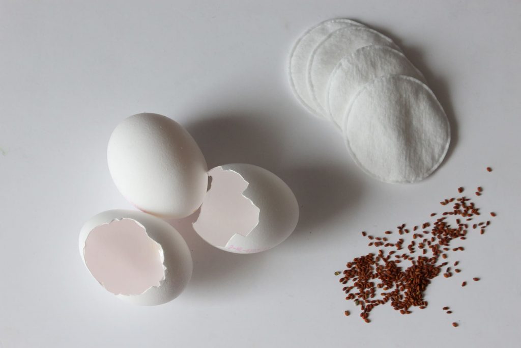 Materialien für Kresse Eier