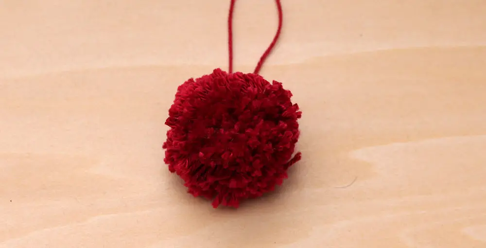 Mini-Pompoms aus Gabel basteln