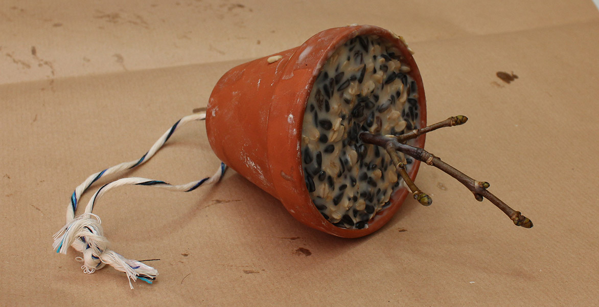 Futterglocke basteln leicht gemacht Anleitung (mit Rezept)